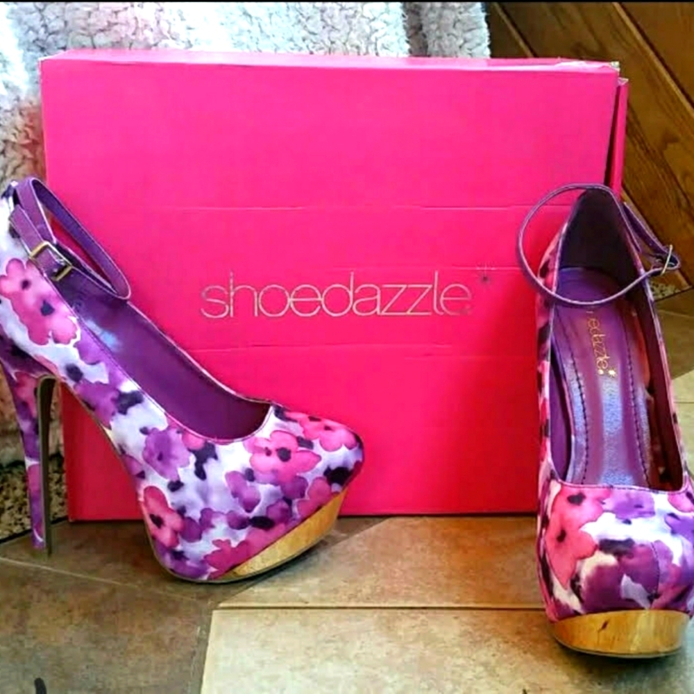Shoe Dazzle womens sz 10